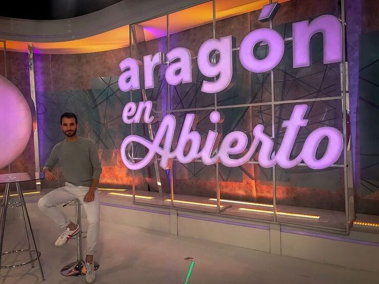 José Manuel Salguero, presentador de Aragón TV, revela su diagnóstico de cáncer y busca apoyo.