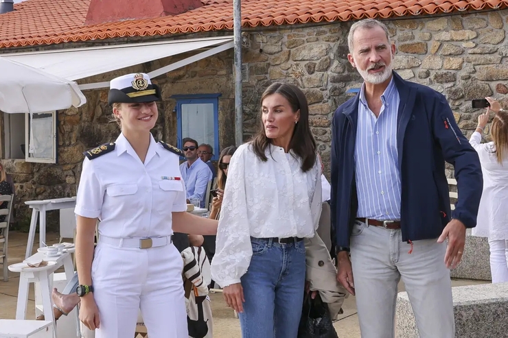 Reencuentro significativo entre los reyes Felipe y Juan Carlos en medio de tensiones familiares