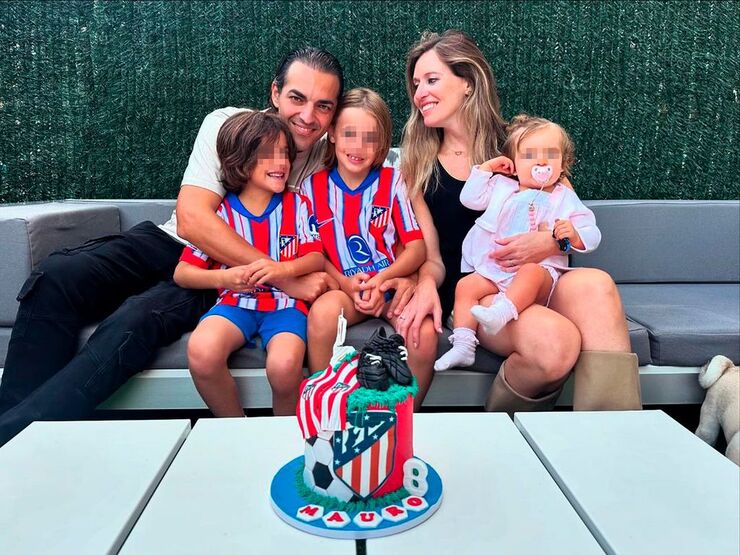 Celebración familiar del octavo cumpleaños de Mauro, hijo de Andrea Prat, llena de alegría