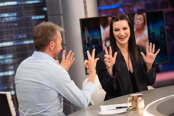 Laura Pausini comparte secretos de su carrera y su amor por la gastronomía española en ‘El Hormiguero’