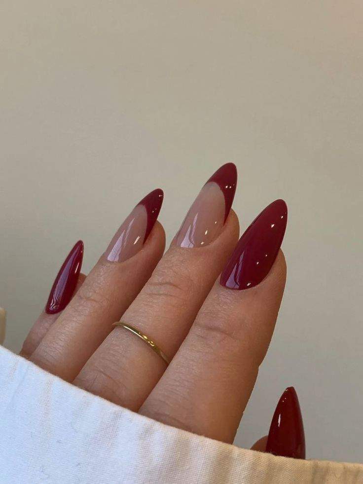 "Tendencias de Otoño: 10 diseños de uñas burgundy para lucir en invierno"