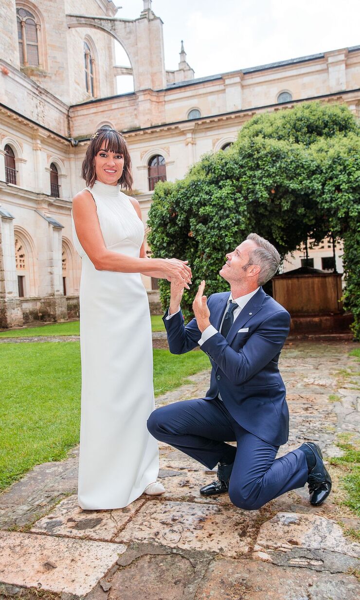 Irene Villa y David Serrato celebran una boda emotiva en el Monasterio de Santa María de La Vid