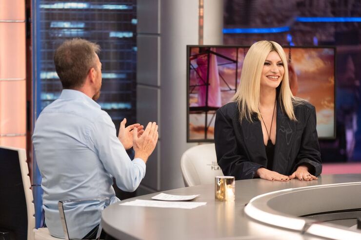 Laura Pausini comparte secretos de su carrera y su amor por la gastronomía española en ‘El Hormiguero’