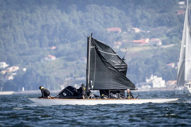 Líderes de la 9ª Regata Rey Juan Carlos – El Corte Inglés Máster se posicionan en Sanxenxo