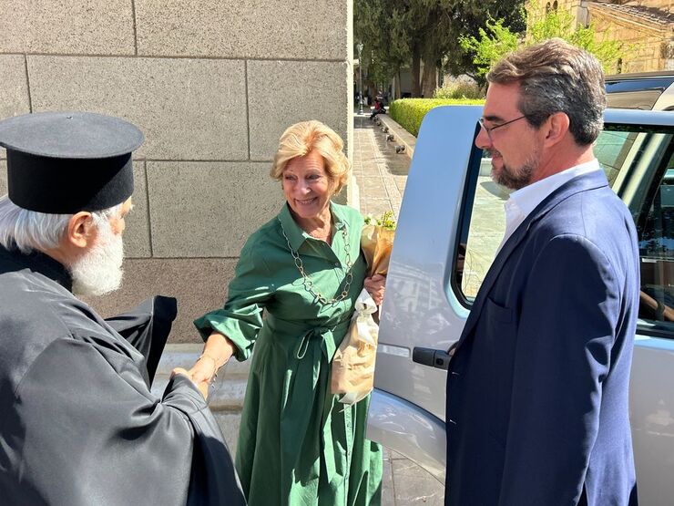 La princesa Teodora de Grecia se prepara para su boda en la Catedral Metropolitana de Atenas