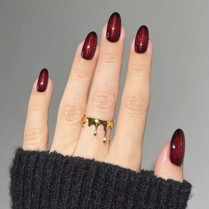 "Tendencias de Otoño: 10 diseños de uñas burgundy para lucir en invierno"