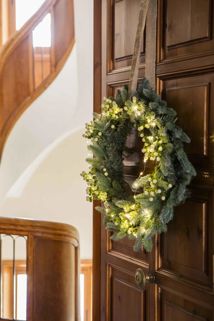 La Casa de Navidad de El Mueble transforma el Palacio de Santa Bárbara en un mundo de ensueño