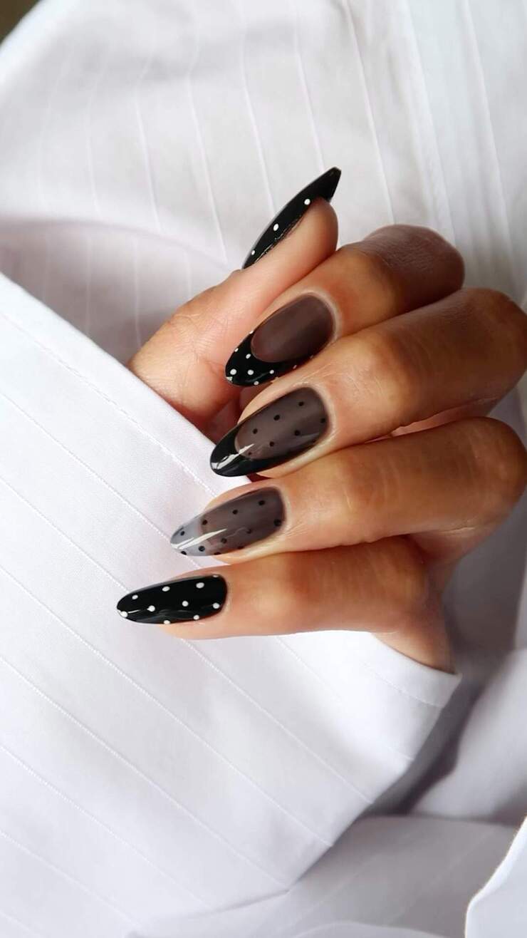 Uñas negras: la tendencia otoñal para una manicura elegante y sofisticada