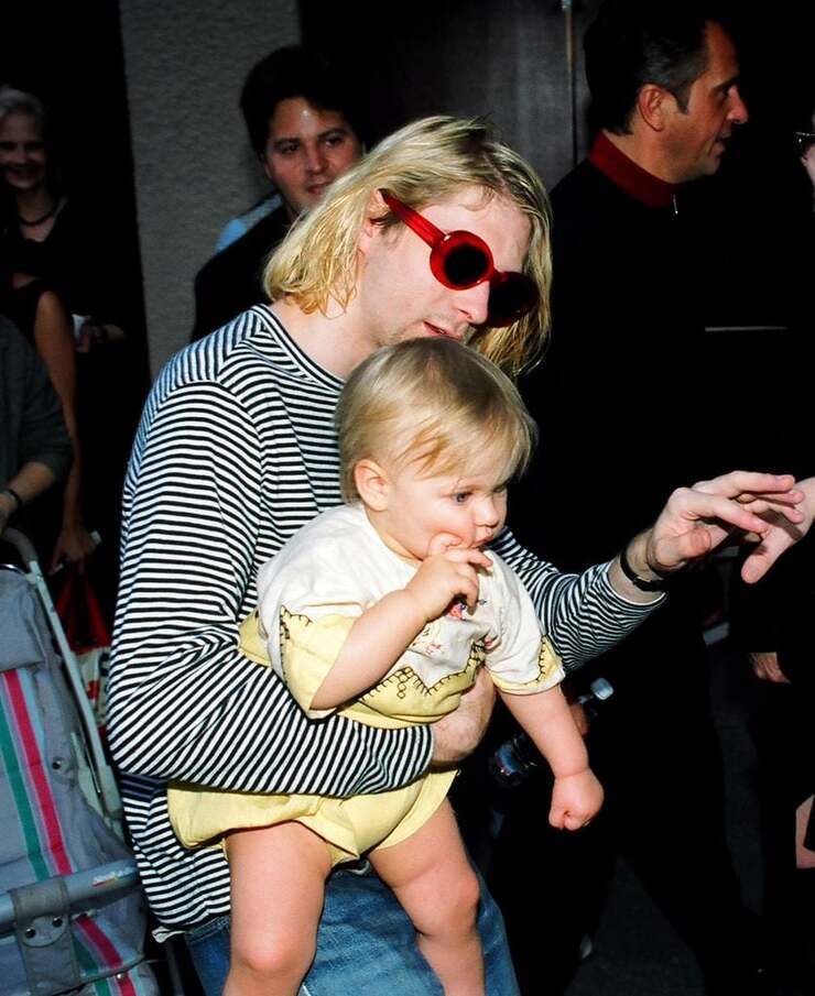 Frances Cobain celebra el nacimiento de su primer hijo, Ronin Walker Cobain Hawk