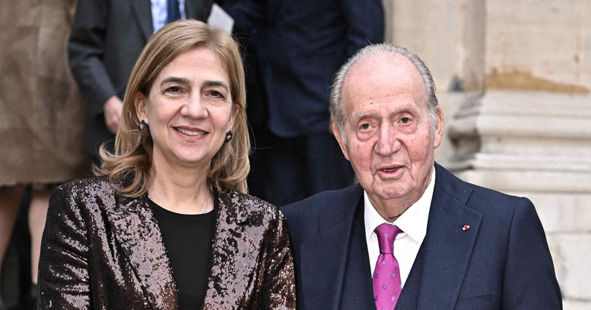 Cristina critica el momento elegido por Juan Carlos para publicar sus memorias polémicas