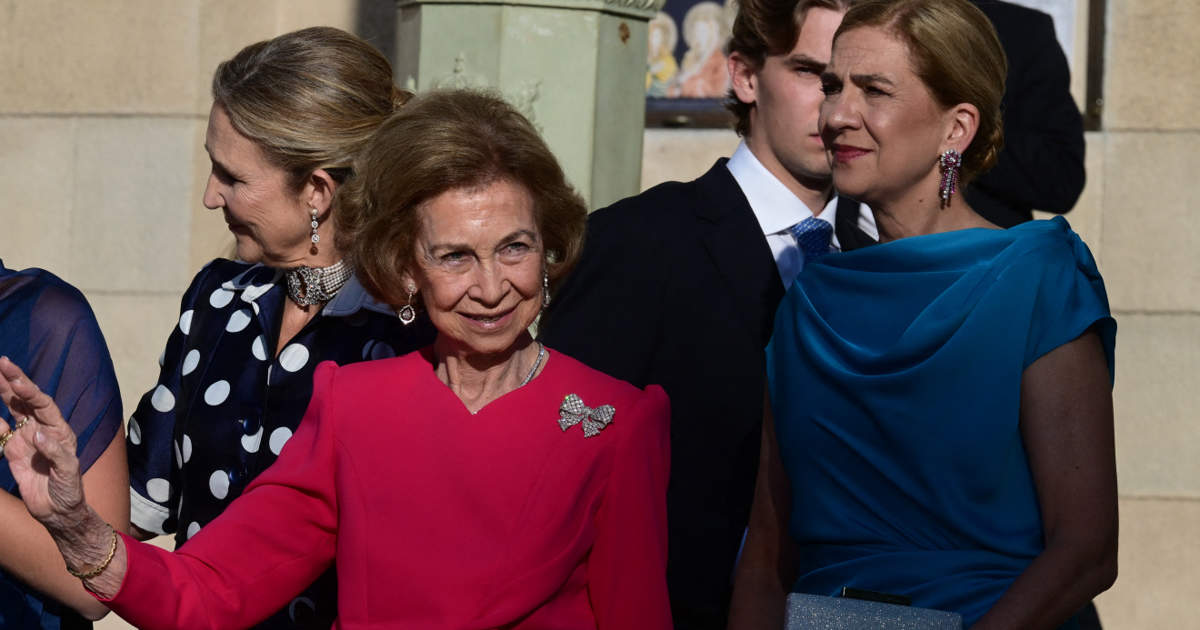 Cristina y Elena deslumbran con elegancia en la boda de Teodora de Grecia en Atenas