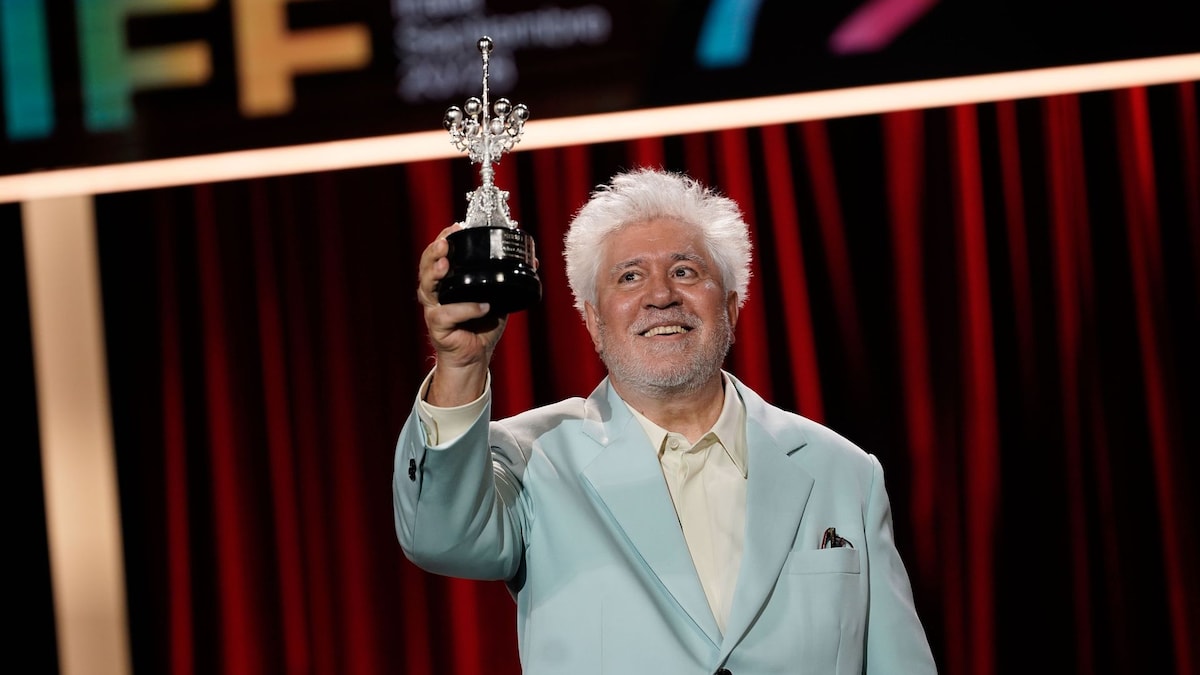 Pedro Almodóvar recibe Premio Donostia y enfatiza la empatía en su emotivo discurso