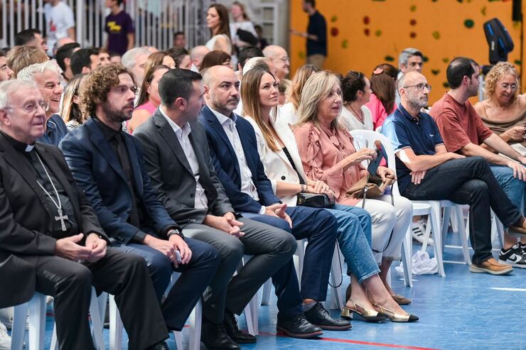 Helen Lindes celebra la llegada de su tercer hijo durante el emotivo homenaje a Rudy Fernández