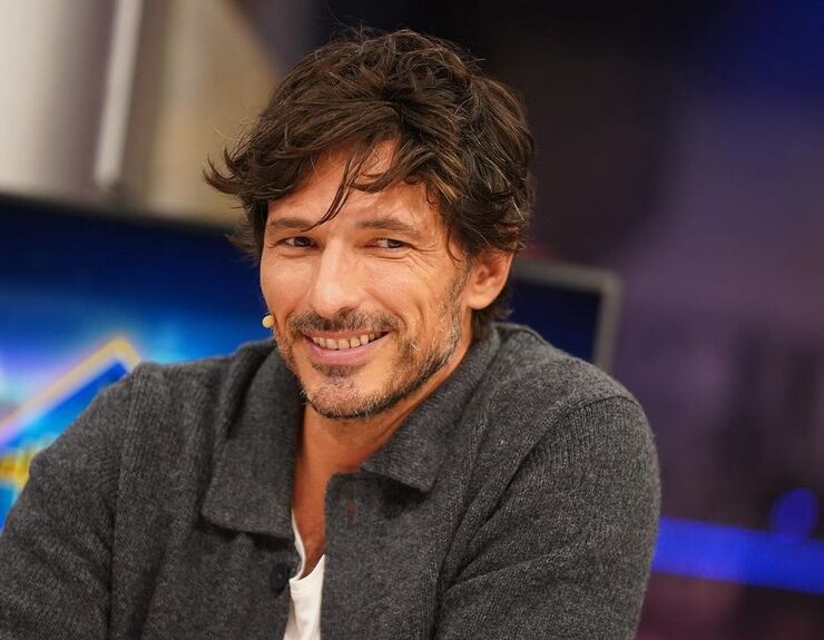 Andrés Velencoso y Natalia Sánchez revelan recuerdos amorosos en el estreno de "Regreso a las Sabinas"