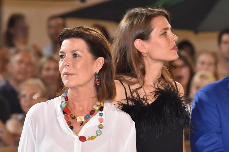 Distanciamiento entre Carolina de Mónaco y Carlota Casiraghi: Revelaciones de la prensa alemana