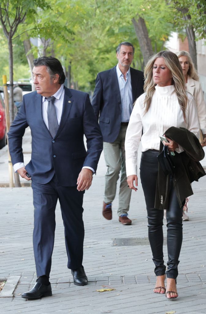 Natalia Álvarez muestra apoyo a Rafi Camino en el funeral de su exsuegro en Madrid