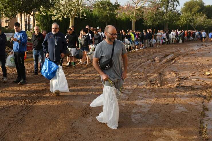 Paiporta y Letur en crisis tras la devastadora DANA que ha causado más de 100 muertes en España