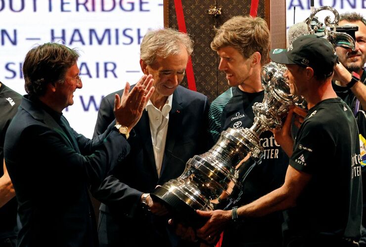 Tamara Falcó y Íñigo Onieva en la 37ª America's Cup: victoria y espectáculo en Barcelona