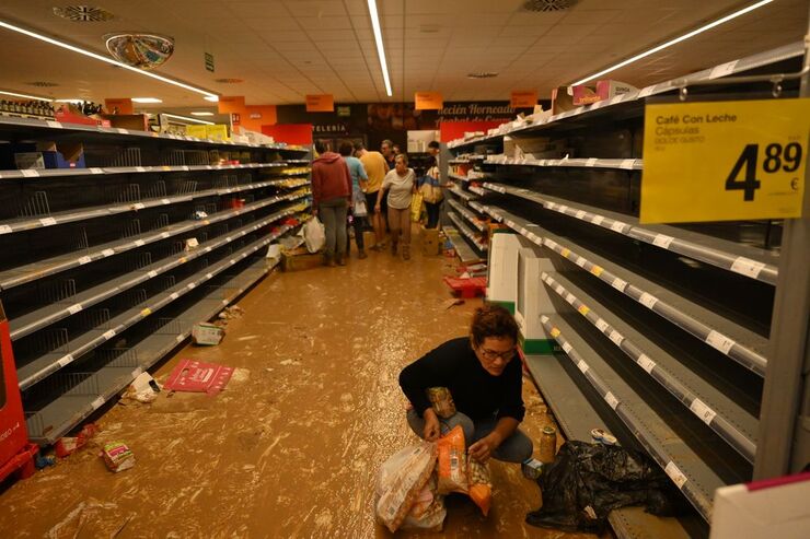 Paiporta y Letur en crisis tras la devastadora DANA que ha causado más de 100 muertes en España