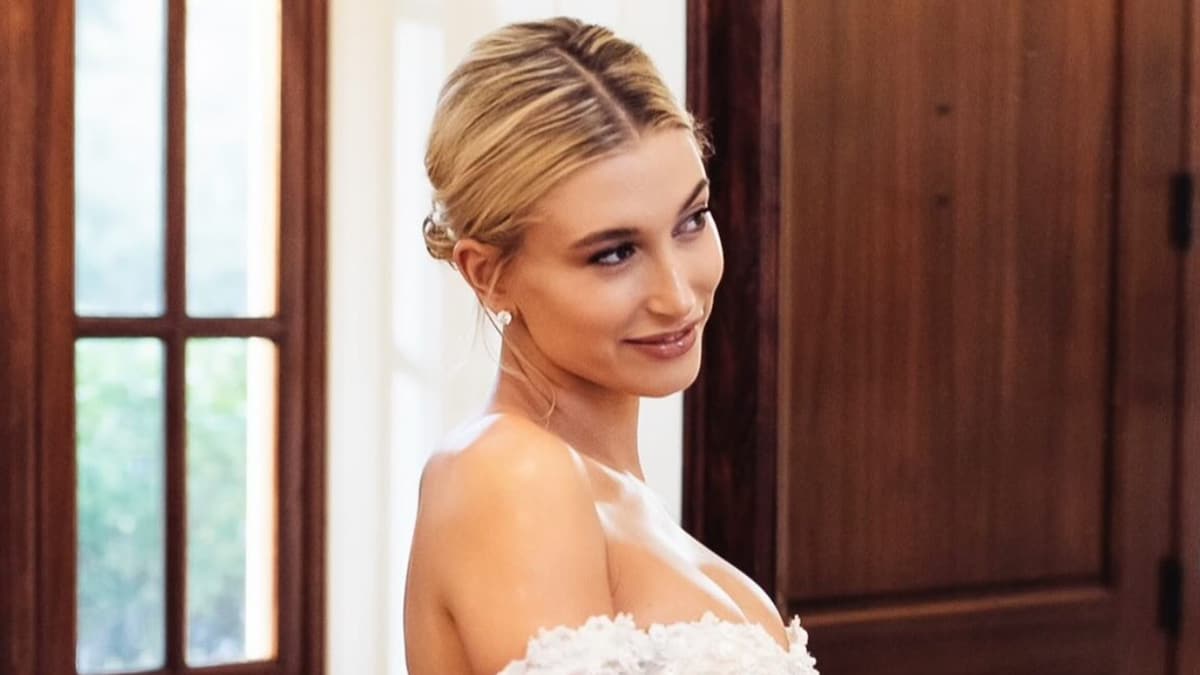 Hailey Bieber celebra su quinto aniversario de boda con fotos inéditas y tributo a Virgil Abloh