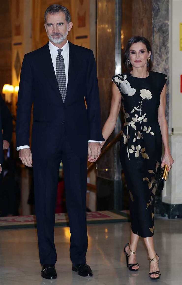 La reina Letizia deslumbra con looks icónicos en el Premio de Periodismo Francisco Cerecedo 2023