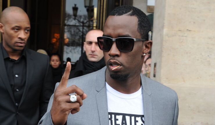 Homenaje conmovedor de las hijas gemelas de Sean Diddy Combs a Kim Porter en su sexto aniversario