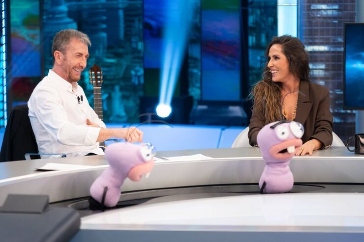 Nuria Roca se emociona al enterarse de la presencia de su ídolo en El Hormiguero