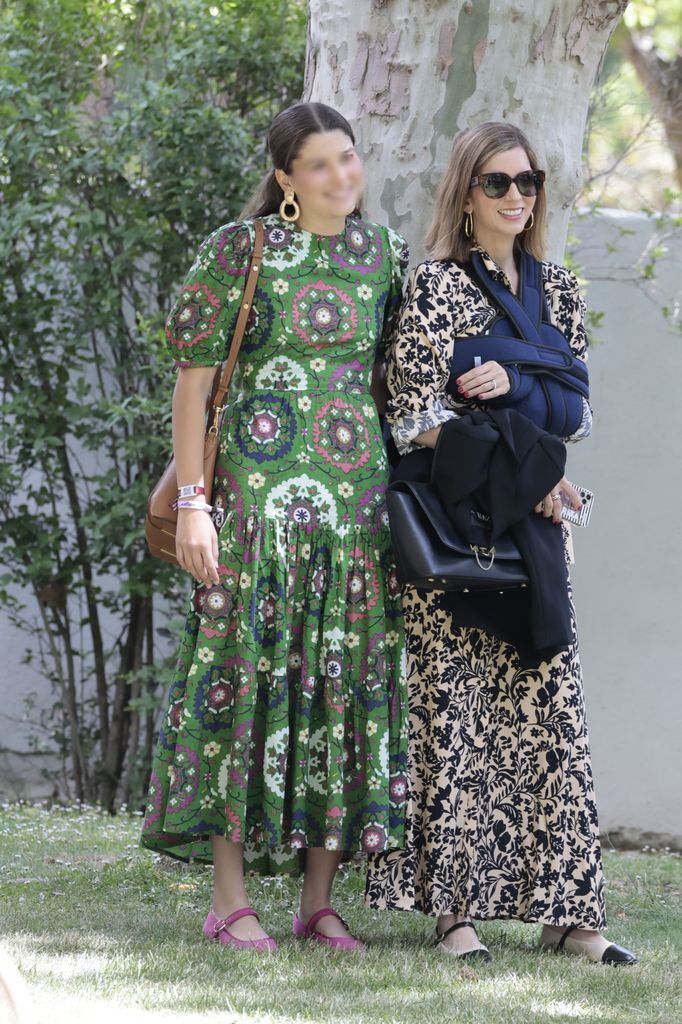 Eugenia de Borbón se prepara para el Baile de Debutantes en París con vestido de Carolina Herrera