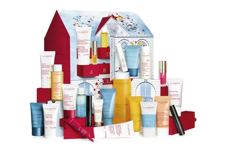 Paloma Cuevas revela su lujoso calendario de adviento de Clarins para cuidar su piel hasta Navidad