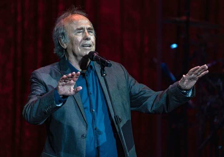 Joan Manuel Serrat regresa al escenario benéfico para ayudar a los afectados por la DANA