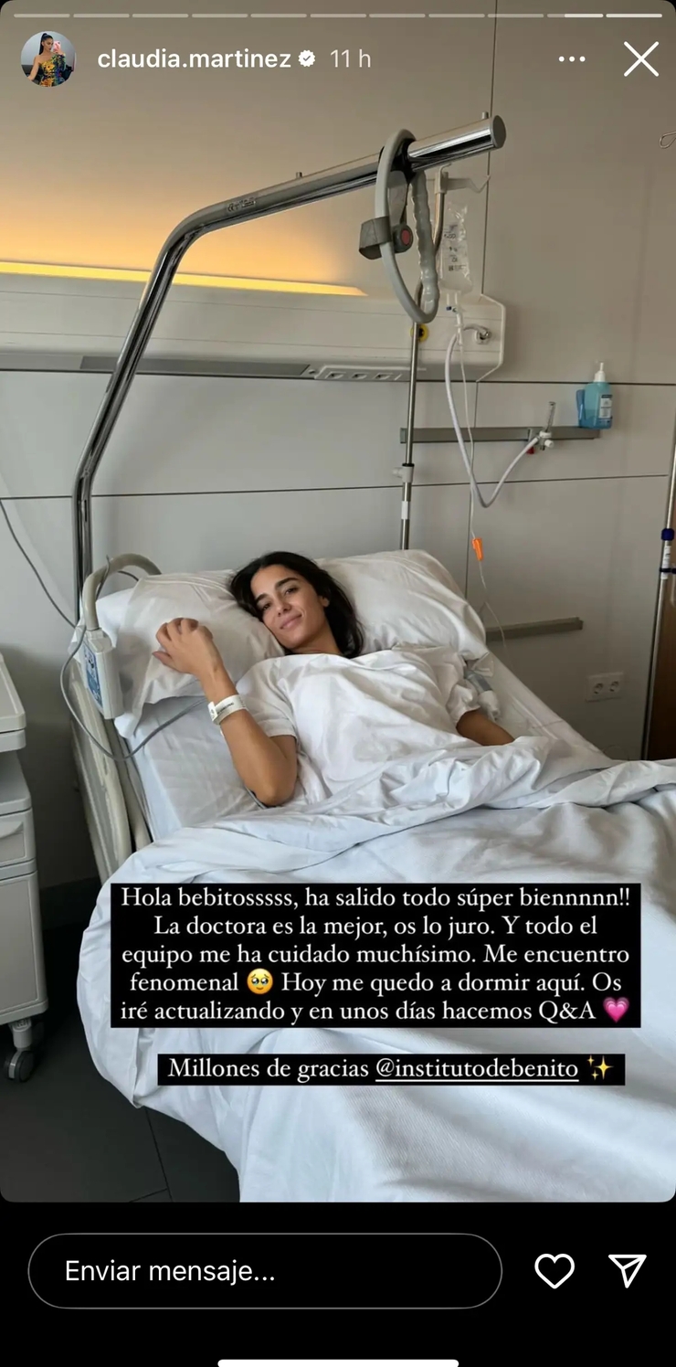 Claudia Martínez comparte imagen desde el hospital tras exitosa operación y tranquiliza a seguidores