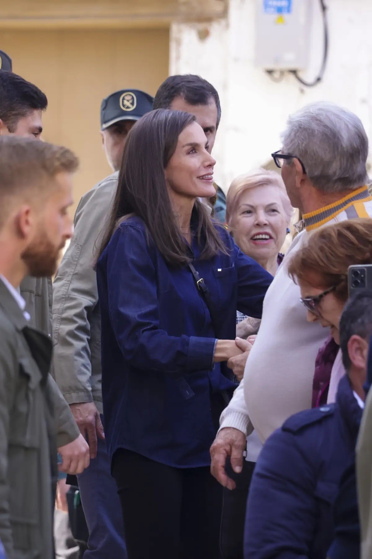 La evolución de la imagen de Letizia tras su visita a Valencia en medio de la crisis de DANA