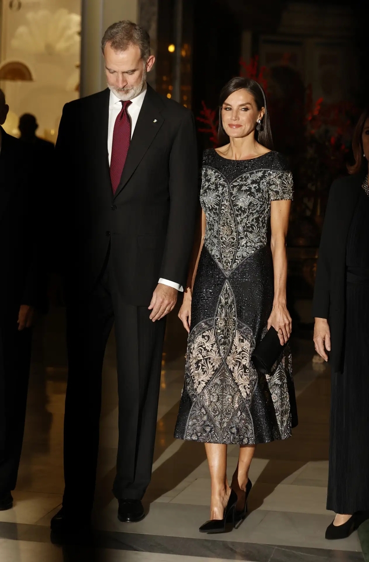 La reina Letizia deslumbra con looks icónicos en el Premio de Periodismo Francisco Cerecedo 2023