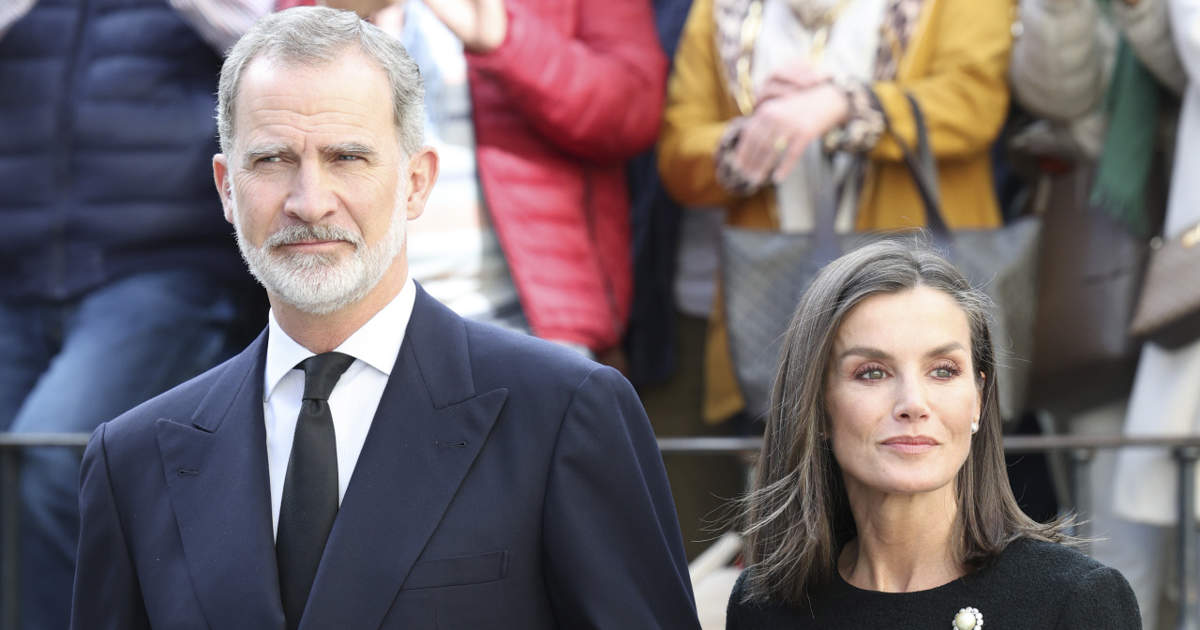 La visita de Felipe y Letizia a Paiporta, un hito que redefine la monarquía española